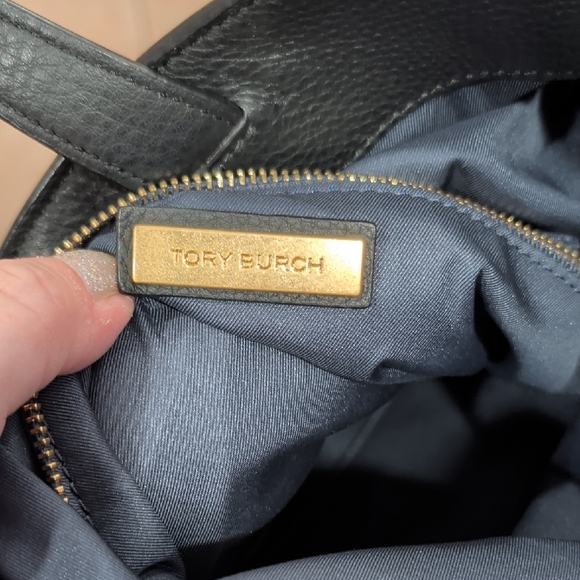 Tory Burch Black Leather Bag with Gold Details - Picture 13 of 16